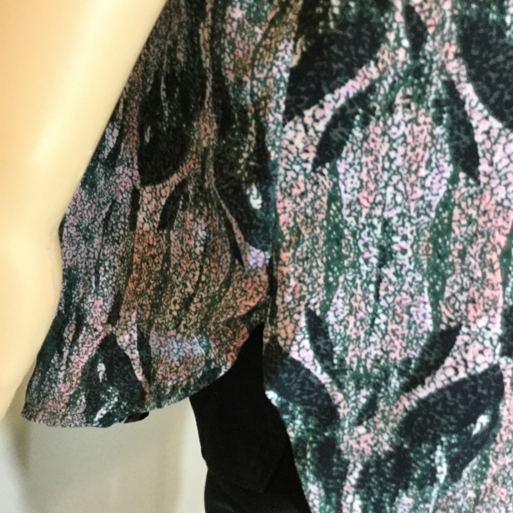 BP Abstract Tank Top - Picture 4 of 5